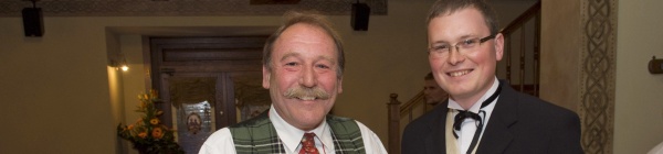 Szymon Guz i Charles Maclean podczas otwarcia Domy Whisky